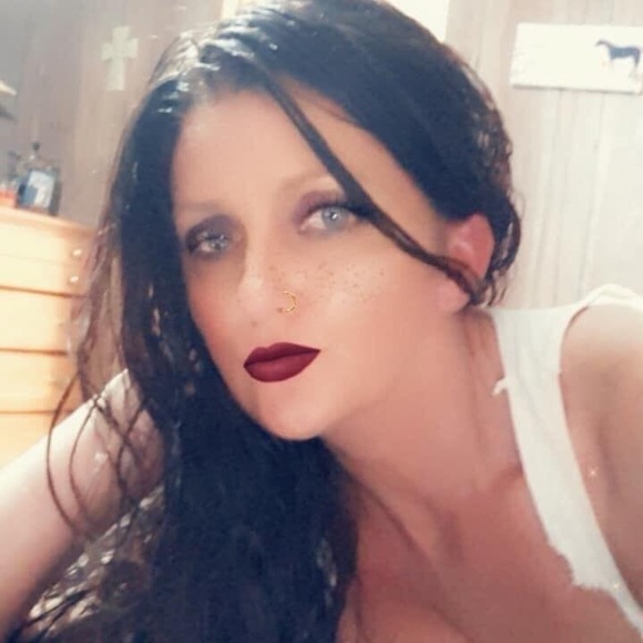 Meet your Posher, Amy - Picture 5 of 8